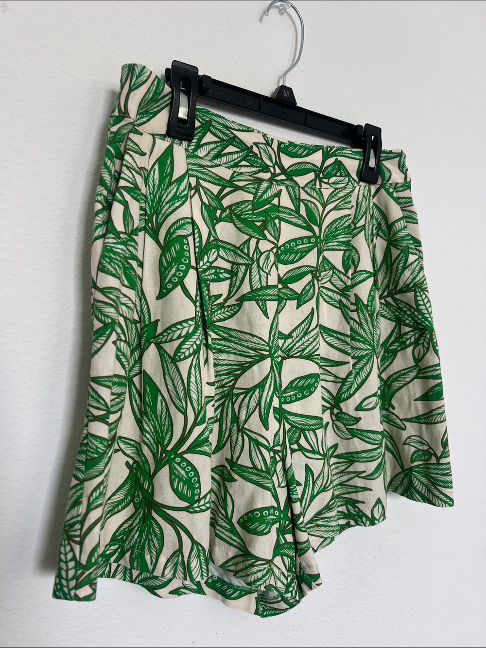 Zara Green Leaf-Print Shirts on Cream Small